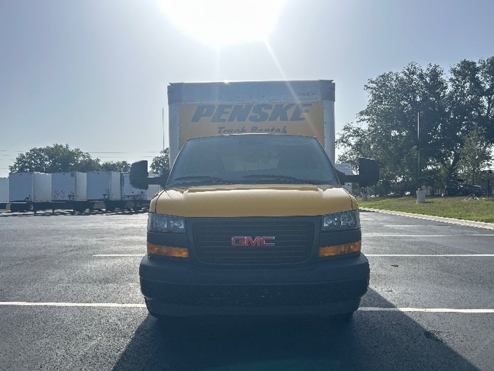 Light Duty Box Truck-Light and Medium Duty Trucks-GMC-2021-Savana G33903-Ocala-FL-99,898\n\t\tmiles-$ 26,000 - Image 2