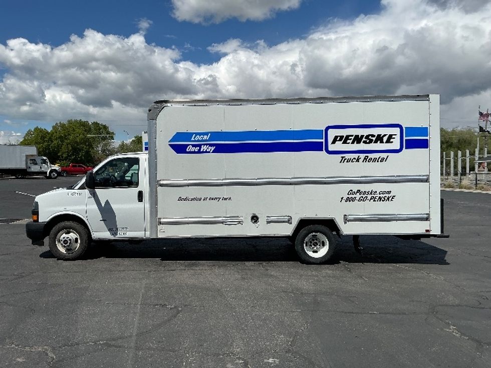 Light Duty Box Truck-Light and Medium Duty Trucks-GMC-2021-Savana G33903-Ogden-UT-109,375\n\t\tmiles-$ 27,250 - Image 4