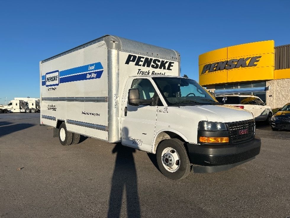 Light Duty Box Truck-Light and Medium Duty Trucks-GMC-2021-Savana G33903-Oklahoma City-OK-111,632\n\t\tmiles-$ 28,000 - Image 1