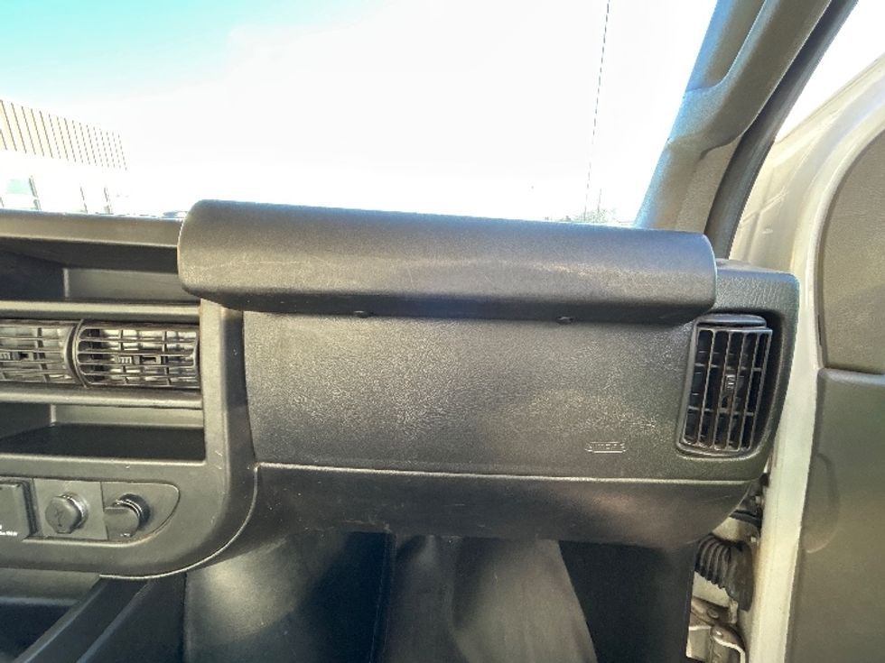 Light Duty Box Truck-Light and Medium Duty Trucks-GMC-2021-Savana G33903-Oklahoma City-OK-111,632\n\t\tmiles-$ 28,000 - Image 18