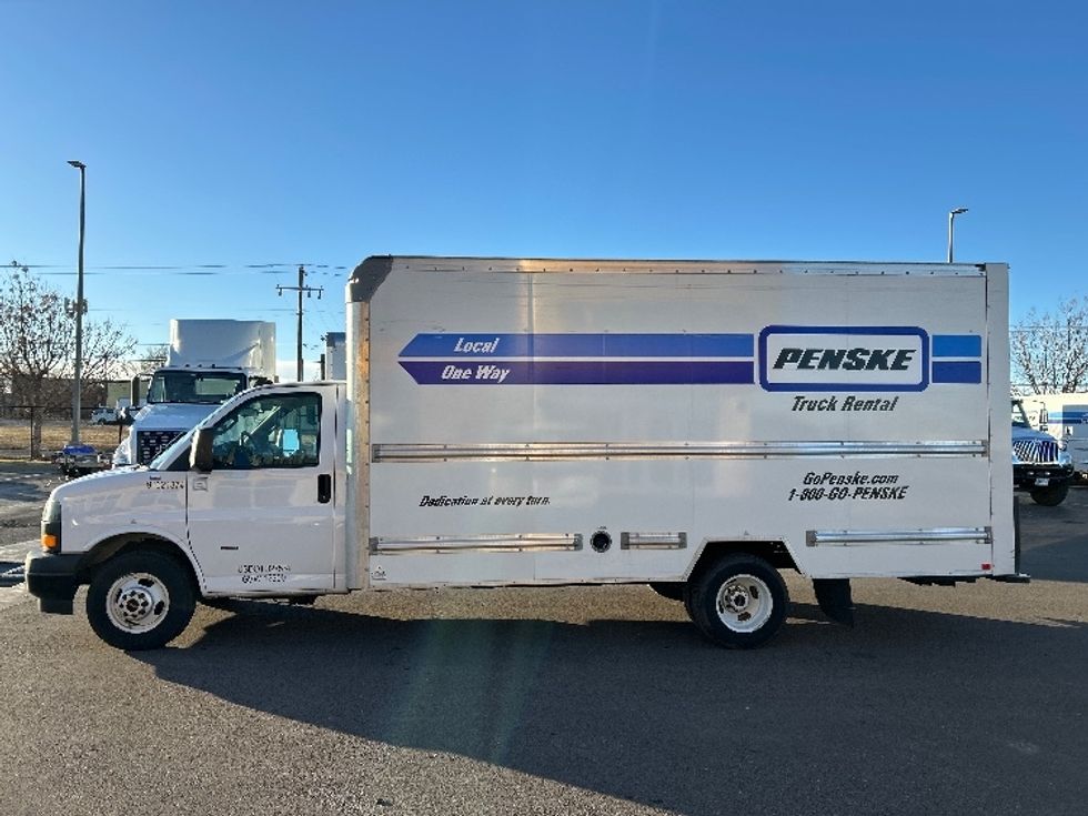 Light Duty Box Truck-Light and Medium Duty Trucks-GMC-2021-Savana G33903-Oklahoma City-OK-111,632\n\t\tmiles-$ 28,000 - Image 4