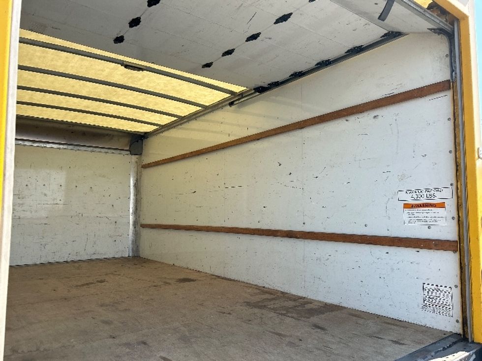 Light Duty Box Truck-Light and Medium Duty Trucks-GMC-2021-Savana G33903-Oklahoma City-OK-114,703\n\t\tmiles-$ 23,000 - Image 10