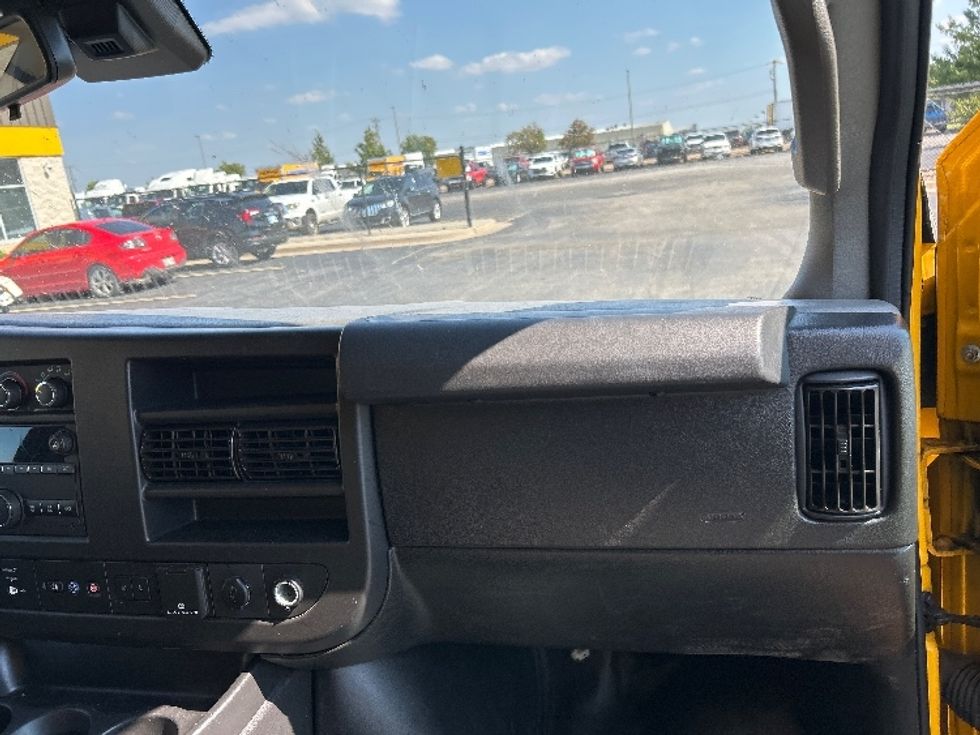 Light Duty Box Truck-Light and Medium Duty Trucks-GMC-2021-Savana G33903-Oklahoma City-OK-114,703\n\t\tmiles-$ 23,000 - Image 18