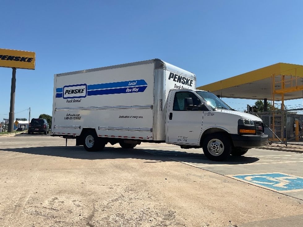 Light Duty Box Truck-Light and Medium Duty Trucks-GMC-2021-Savana G33903-Oklahoma City-OK-115,629\n\t\tmiles-$ 26,250 - Image 1