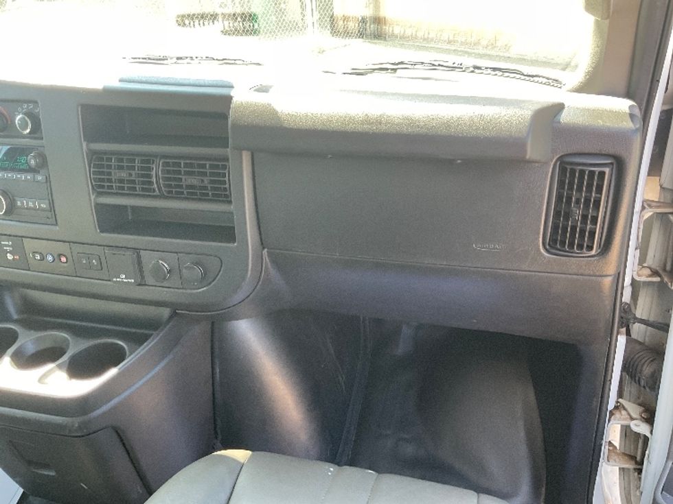 Light Duty Box Truck-Light and Medium Duty Trucks-GMC-2021-Savana G33903-Oklahoma City-OK-115,629\n\t\tmiles-$ 26,250 - Image 21