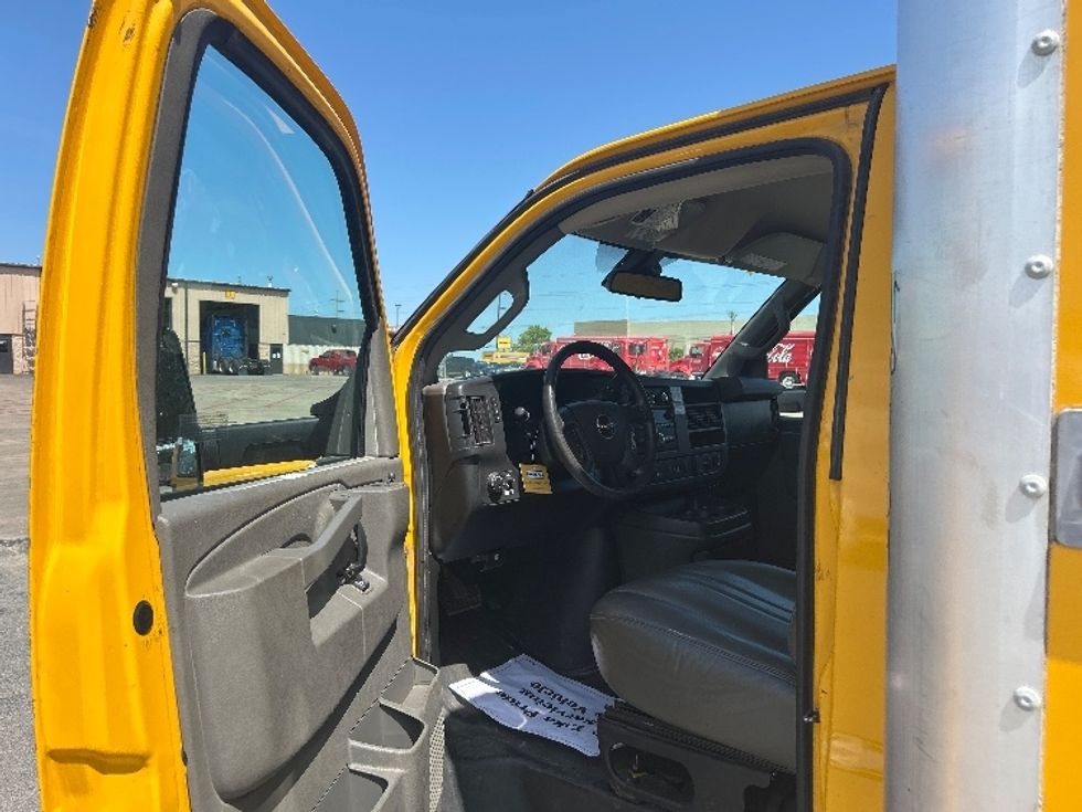 Light Duty Box Truck-Light and Medium Duty Trucks-GMC-2021-Savana G33903-Oklahoma City-OK-129,043\n\t\tmiles-$ 23,500 - Image 12
