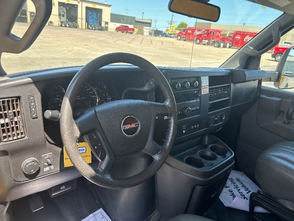 Light Duty Box Truck-Light and Medium Duty Trucks-GMC-2021-Savana G33903-Oklahoma City-OK-129,043\n\t\tmiles-$ 23,500 - Image 14