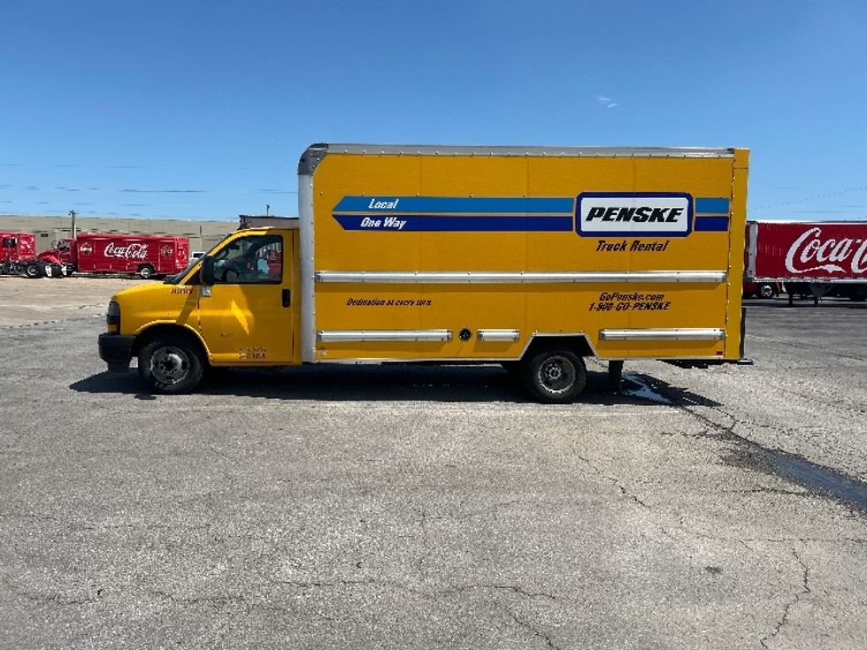 Light Duty Box Truck-Light and Medium Duty Trucks-GMC-2021-Savana G33903-Oklahoma City-OK-129,043\n\t\tmiles-$ 23,500 - Image 4