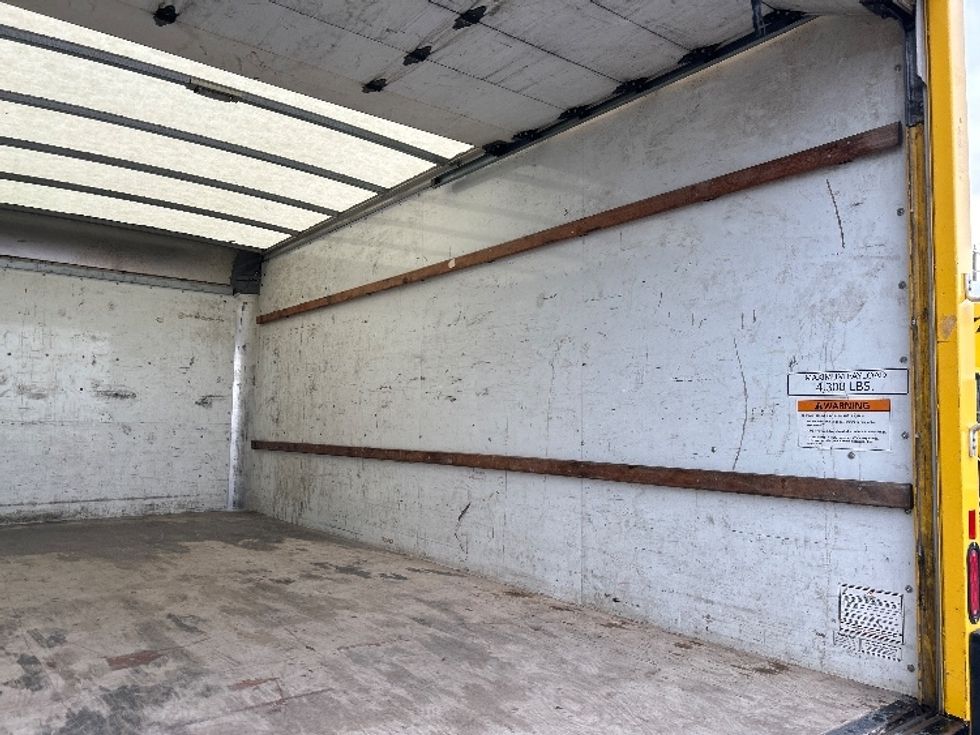 Light Duty Box Truck-Light and Medium Duty Trucks-GMC-2021-Savana G33903-Oklahoma City-OK-85,560\n\t\tmiles-$ 28,000 - Image 10