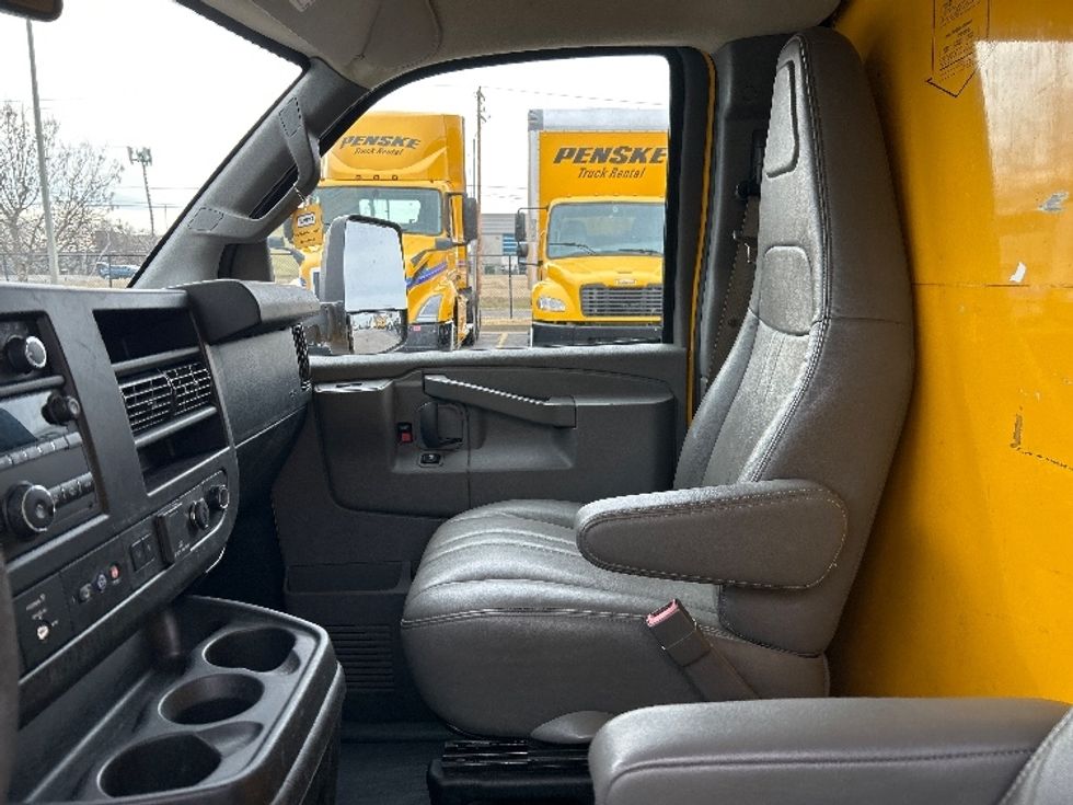 Light Duty Box Truck-Light and Medium Duty Trucks-GMC-2021-Savana G33903-Oklahoma City-OK-85,560\n\t\tmiles-$ 28,000 - Image 16