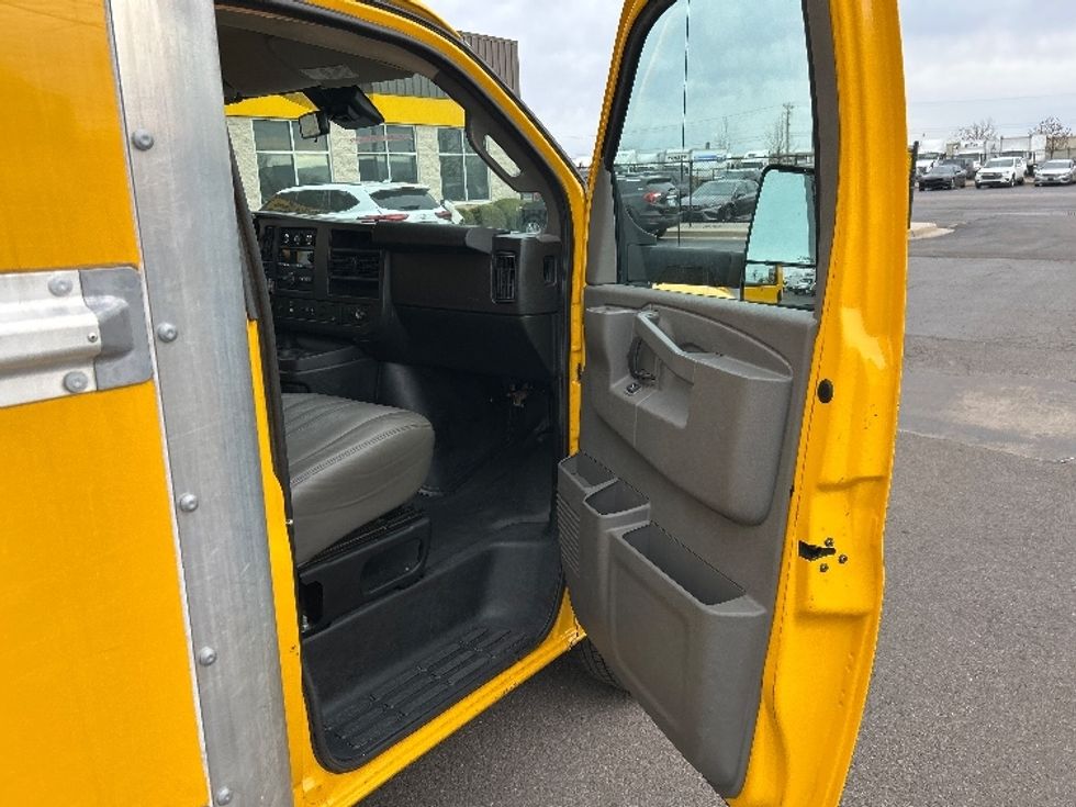 Light Duty Box Truck-Light and Medium Duty Trucks-GMC-2021-Savana G33903-Oklahoma City-OK-85,560\n\t\tmiles-$ 28,000 - Image 17