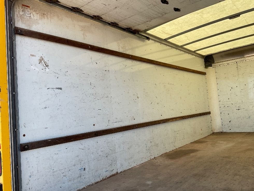 Light Duty Box Truck-Light and Medium Duty Trucks-GMC-2021-Savana G33903-Oklahoma City-OK-88,427\n\t\tmiles-$ 27,750 - Image 11