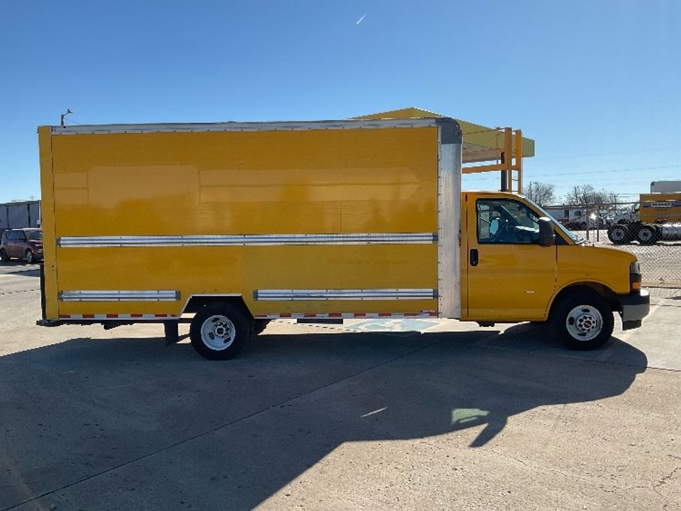 Light Duty Box Truck-Light and Medium Duty Trucks-GMC-2021-Savana G33903-Oklahoma City-OK-88,427\n\t\tmiles-$ 27,750 - Image 15