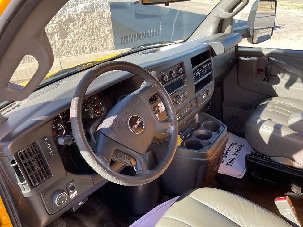 Light Duty Box Truck-Light and Medium Duty Trucks-GMC-2021-Savana G33903-Oklahoma City-OK-88,427\n\t\tmiles-$ 27,750 - Image 17