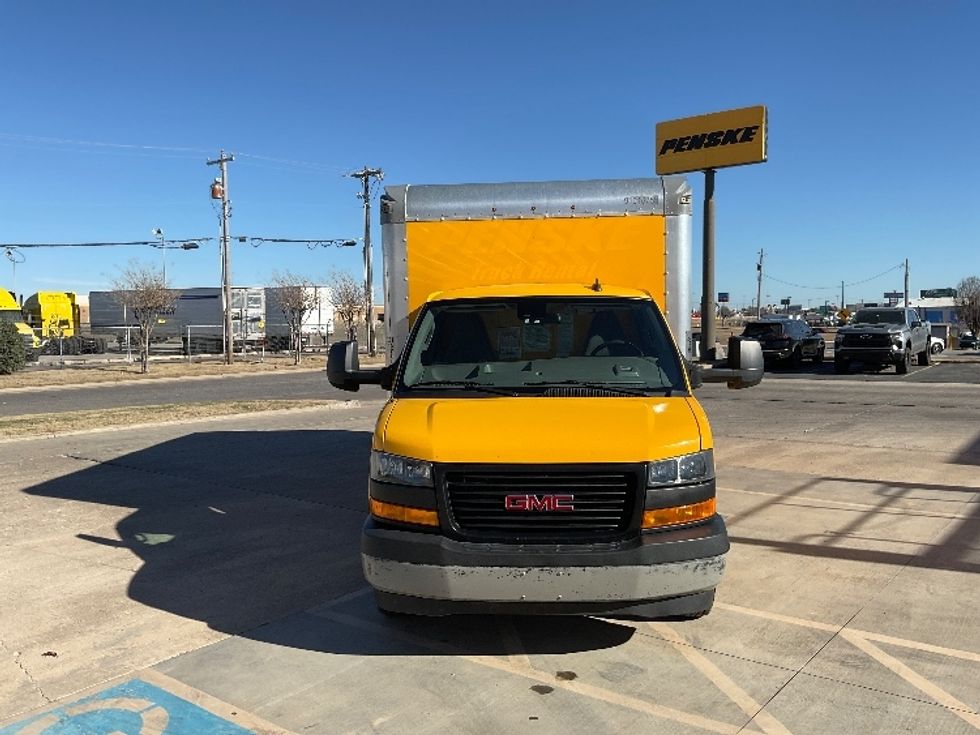 Light Duty Box Truck-Light and Medium Duty Trucks-GMC-2021-Savana G33903-Oklahoma City-OK-88,427\n\t\tmiles-$ 27,750 - Image 2