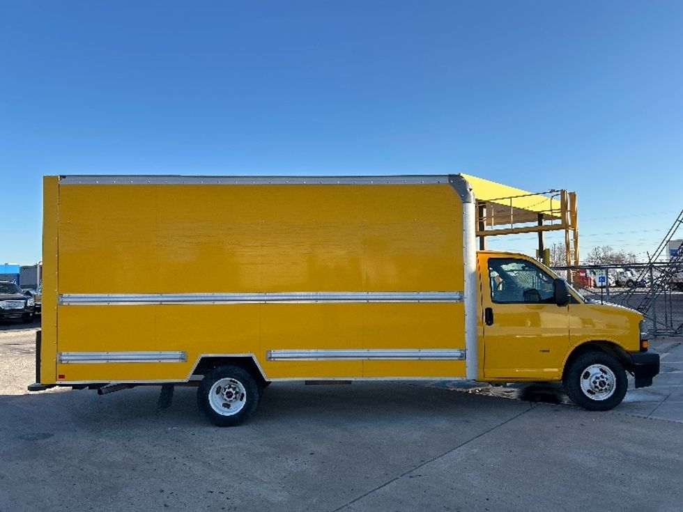 Light Duty Box Truck-Light and Medium Duty Trucks-GMC-2021-Savana G33903-Oklahoma City-OK-88,650\n\t\tmiles-$ 27,750 - Image 14