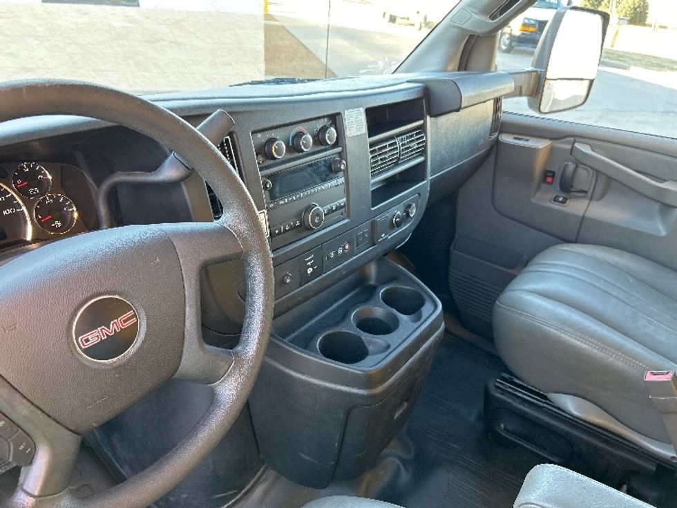 Light Duty Box Truck-Light and Medium Duty Trucks-GMC-2021-Savana G33903-Oklahoma City-OK-88,650\n\t\tmiles-$ 27,750 - Image 17