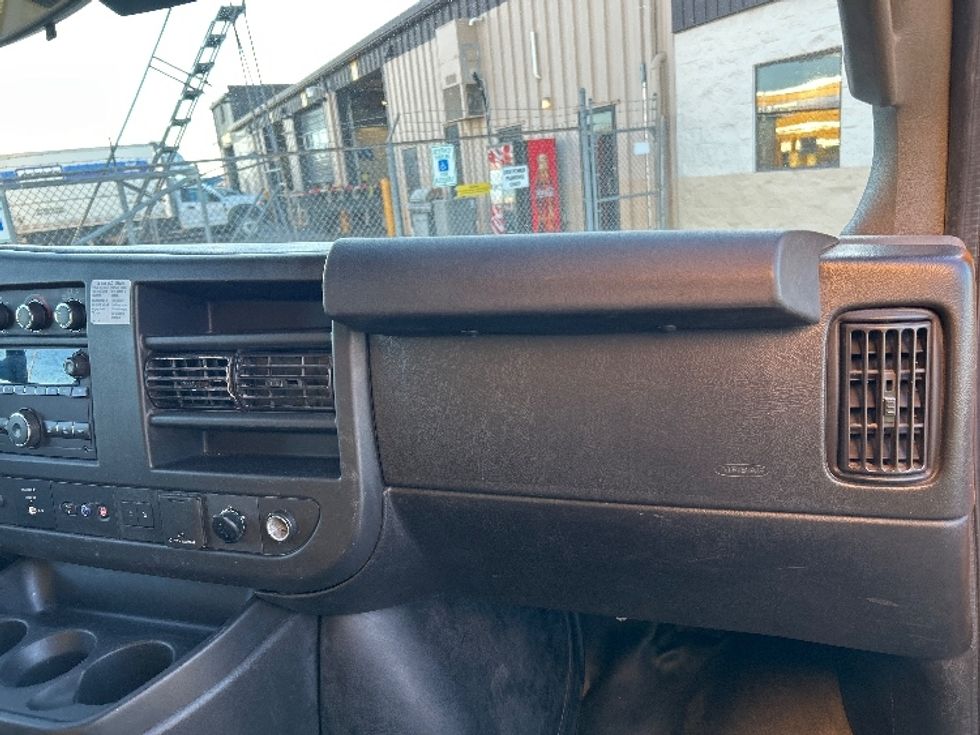 Light Duty Box Truck-Light and Medium Duty Trucks-GMC-2021-Savana G33903-Oklahoma City-OK-88,650\n\t\tmiles-$ 27,750 - Image 20