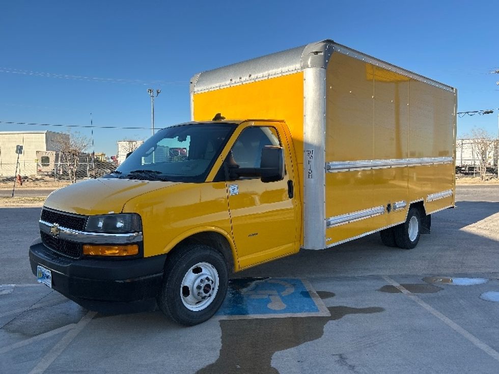 Light Duty Box Truck-Light and Medium Duty Trucks-GMC-2021-Savana G33903-Oklahoma City-OK-88,650\n\t\tmiles-$ 27,750 - Image 3