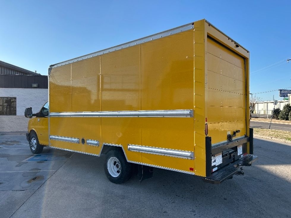 Light Duty Box Truck-Light and Medium Duty Trucks-GMC-2021-Savana G33903-Oklahoma City-OK-88,650\n\t\tmiles-$ 27,750 - Image 6