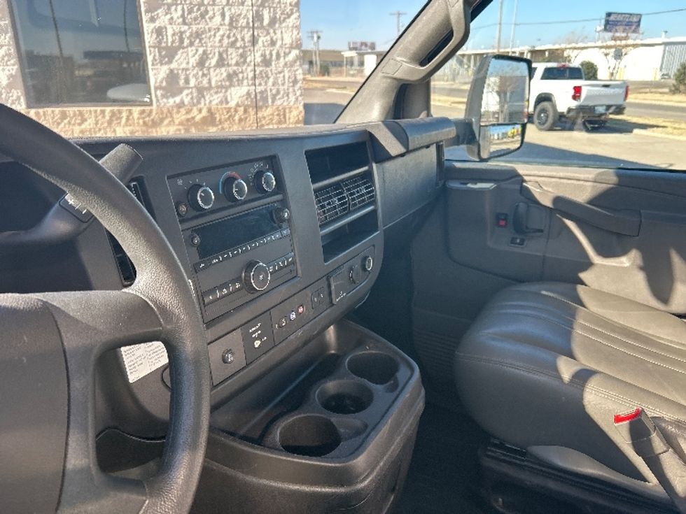 Light Duty Box Truck-Light and Medium Duty Trucks-GMC-2021-Savana G33903-Oklahoma City-OK-92,503\n\t\tmiles-$ 30,250 - Image 18