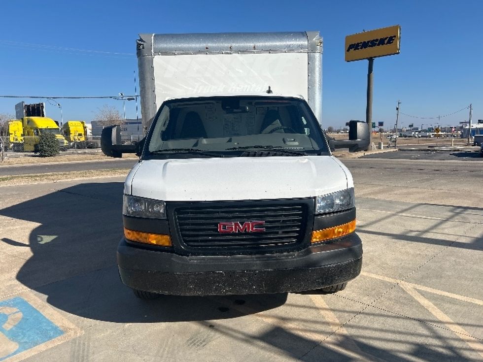 Light Duty Box Truck-Light and Medium Duty Trucks-GMC-2021-Savana G33903-Oklahoma City-OK-92,503\n\t\tmiles-$ 30,250 - Image 2