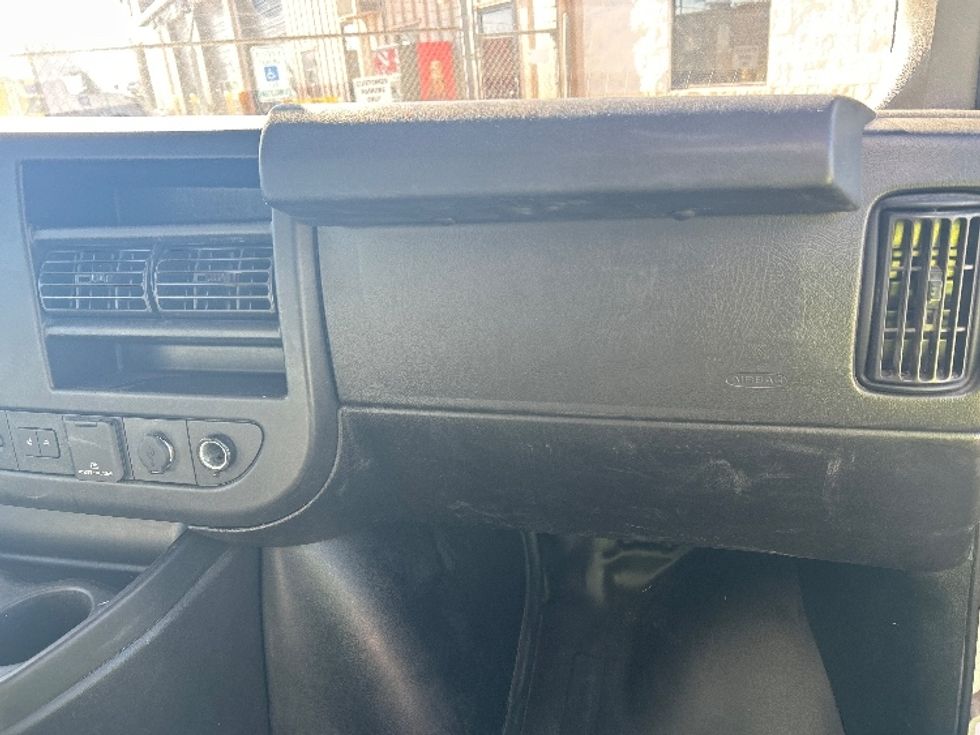 Light Duty Box Truck-Light and Medium Duty Trucks-GMC-2021-Savana G33903-Oklahoma City-OK-92,503\n\t\tmiles-$ 30,250 - Image 21