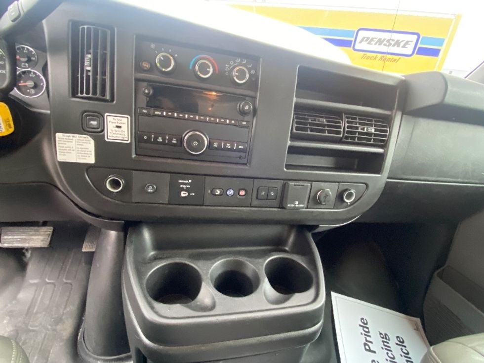 Light Duty Box Truck-Light and Medium Duty Trucks-GMC-2021-Savana G33903-Oklahoma City-OK-92,503\n\t\tmiles-$ 30,250 - Image 25