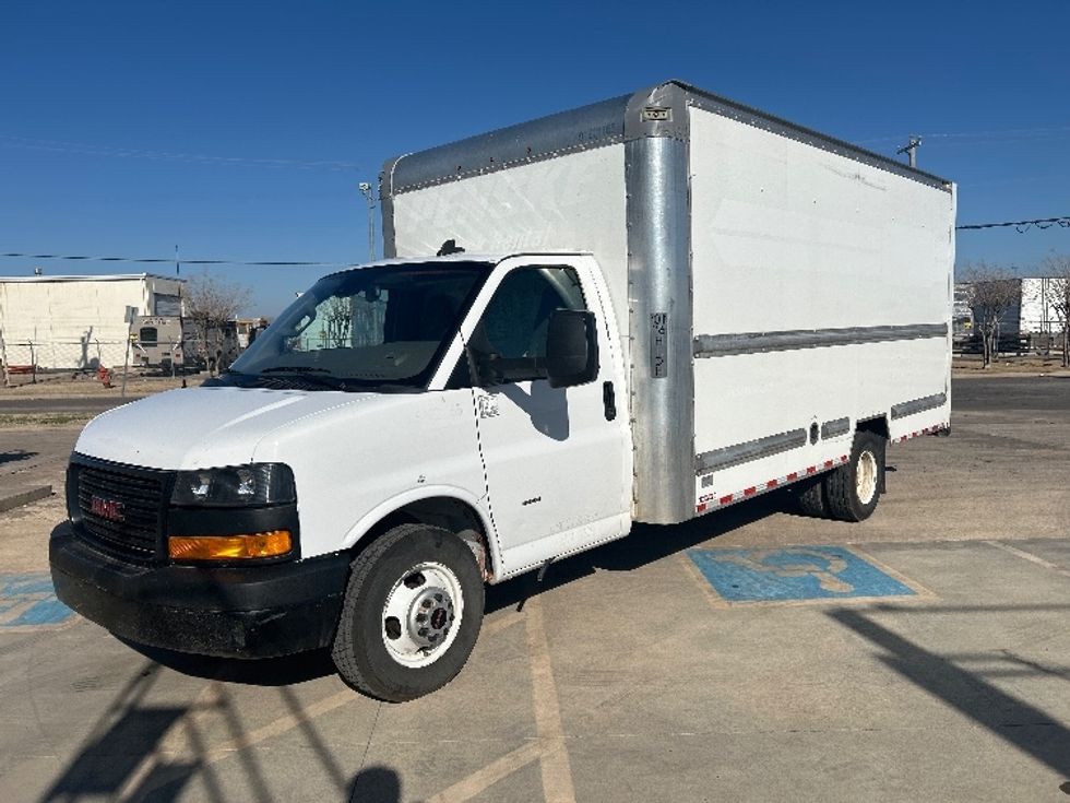 Light Duty Box Truck-Light and Medium Duty Trucks-GMC-2021-Savana G33903-Oklahoma City-OK-92,503\n\t\tmiles-$ 30,250 - Image 3