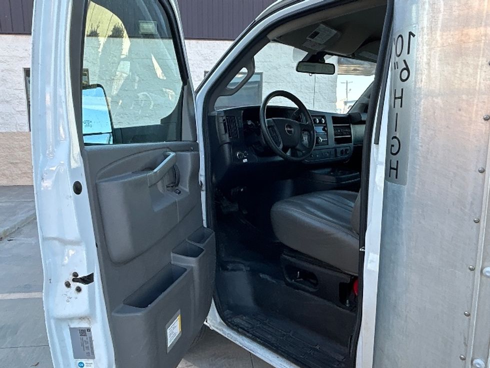 Light Duty Box Truck-Light and Medium Duty Trucks-GMC-2021-Savana G33903-Oklahoma City-OK-99,257\n\t\tmiles-$ 29,500 - Image 13