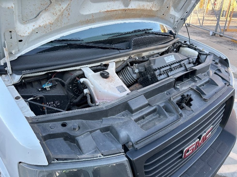 Light Duty Box Truck-Light and Medium Duty Trucks-GMC-2021-Savana G33903-Oklahoma City-OK-99,257\n\t\tmiles-$ 29,500 - Image 20