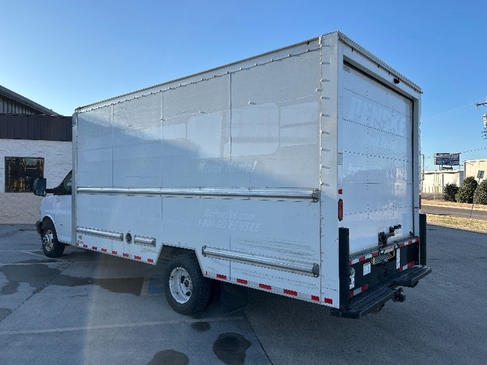 Light Duty Box Truck-Light and Medium Duty Trucks-GMC-2021-Savana G33903-Oklahoma City-OK-99,257\n\t\tmiles-$ 29,500 - Image 5