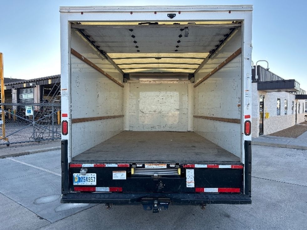 Light Duty Box Truck-Light and Medium Duty Trucks-GMC-2021-Savana G33903-Oklahoma City-OK-99,257\n\t\tmiles-$ 29,500 - Image 7