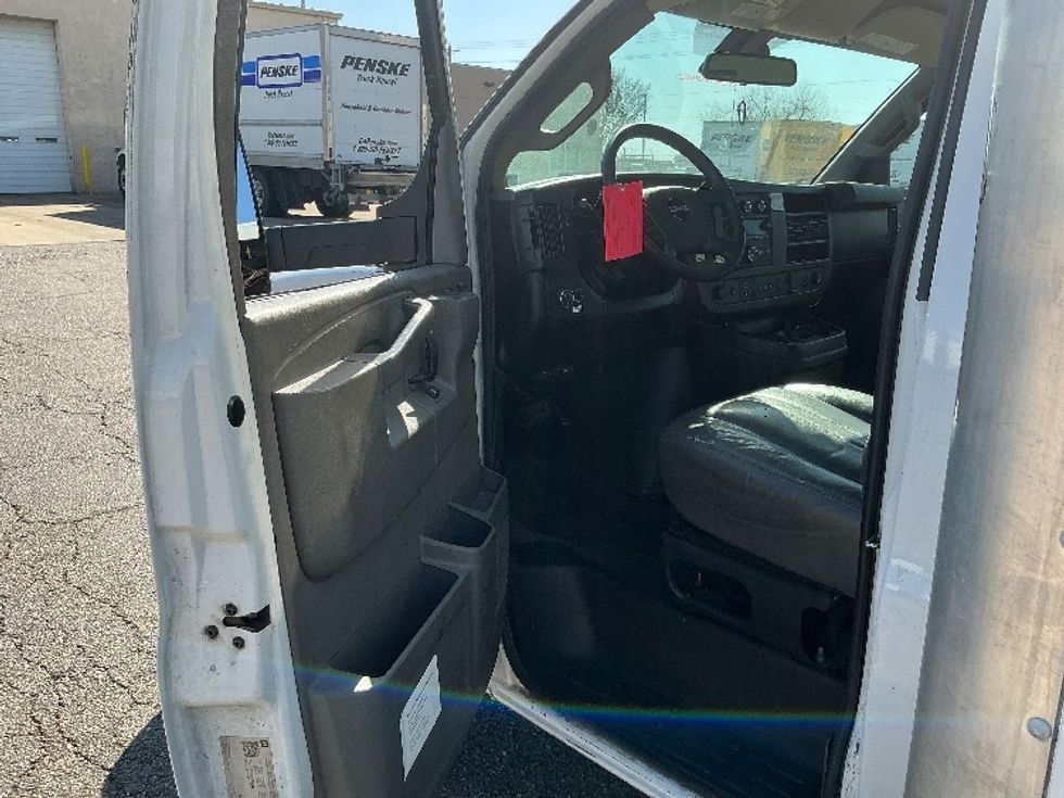 Light Duty Box Truck-Light and Medium Duty Trucks-GMC-2021-Savana G33903-Olive Branch-MS-78,753\n\t\tmiles-$ 11,000 - Image 12