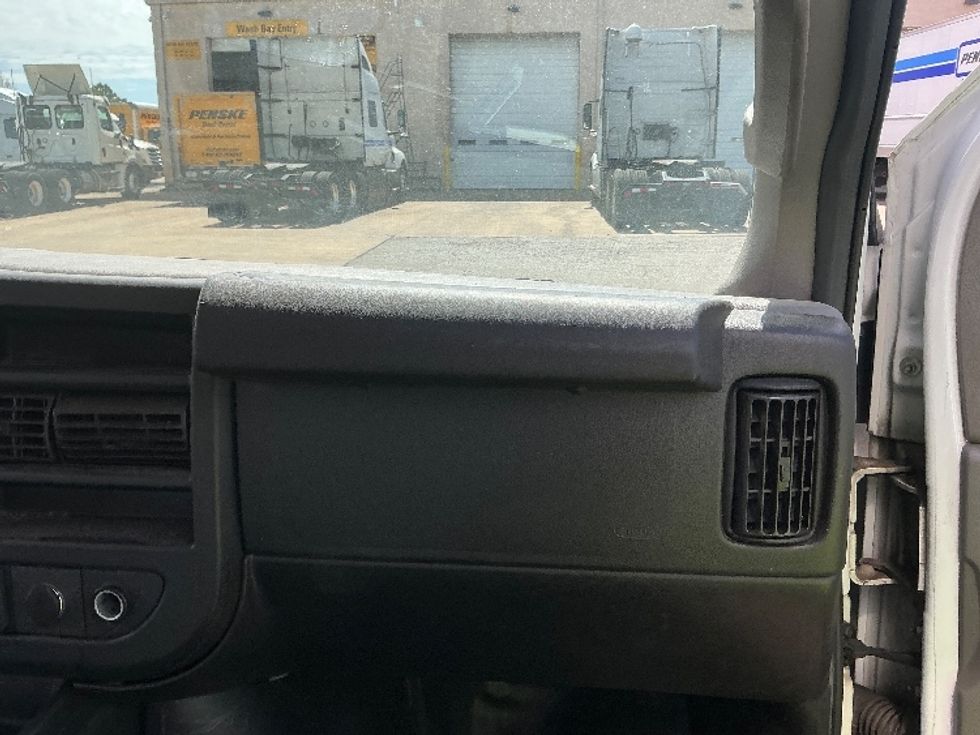 Light Duty Box Truck-Light and Medium Duty Trucks-GMC-2021-Savana G33903-Olive Branch-MS-78,753\n\t\tmiles-$ 11,000 - Image 17