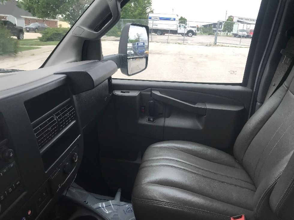 Light Duty Box Truck-Light and Medium Duty Trucks-GMC-2021-Savana G33903-Omaha-NE-105,173\n\t\tmiles-$ 29,250 - Image 17