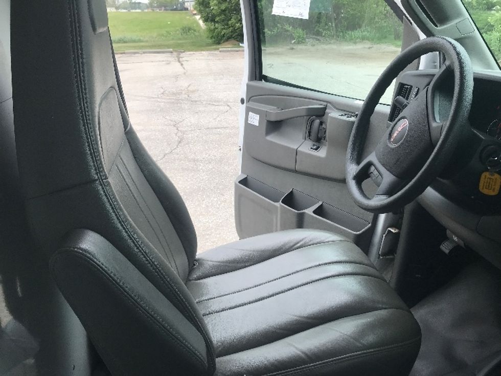 Light Duty Box Truck-Light and Medium Duty Trucks-GMC-2021-Savana G33903-Omaha-NE-105,173\n\t\tmiles-$ 29,250 - Image 20