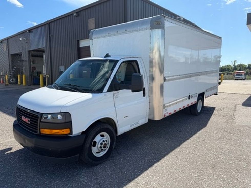 Light Duty Box Truck-Light and Medium Duty Trucks-GMC-2021-Savana G33903-Omaha-NE-105,173\n\t\tmiles-$ 29,250 - Image 3
