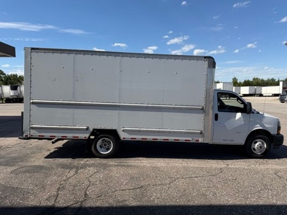 Light Duty Box Truck-Light and Medium Duty Trucks-GMC-2021-Savana G33903-Omaha-NE-105,173\n\t\tmiles-$ 29,250 - Image 4
