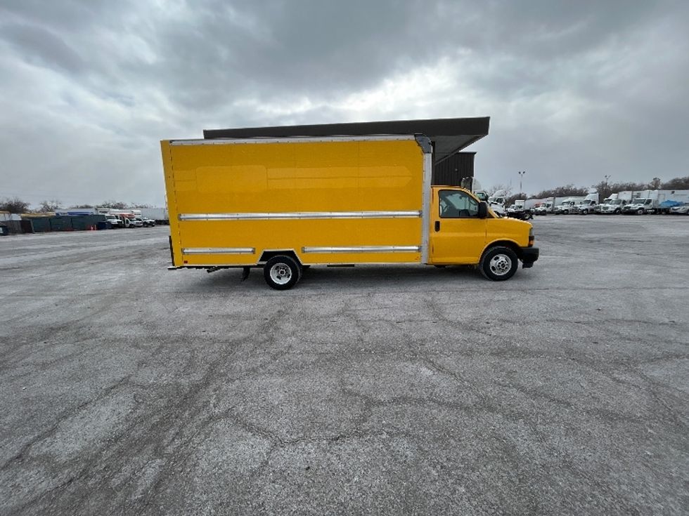 Light Duty Box Truck-Light and Medium Duty Trucks-GMC-2021-Savana G33903-Omaha-NE-108,777\n\t\tmiles-$ 25,250 - Image 14