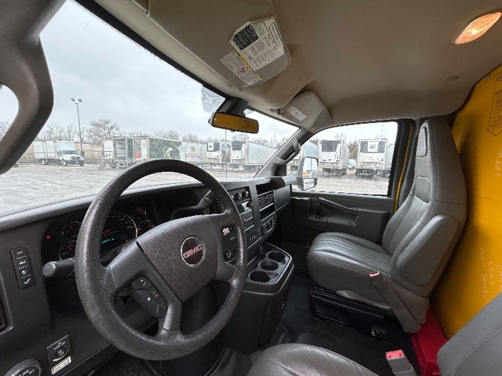 Light Duty Box Truck-Light and Medium Duty Trucks-GMC-2021-Savana G33903-Omaha-NE-108,777\n\t\tmiles-$ 25,250 - Image 16