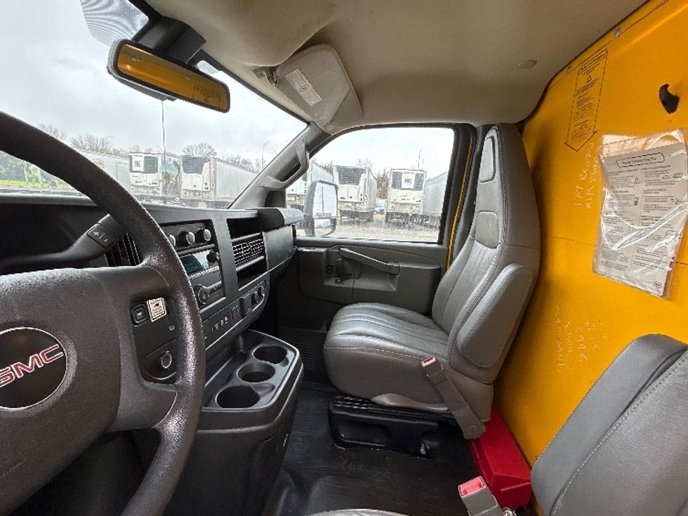 Light Duty Box Truck-Light and Medium Duty Trucks-GMC-2021-Savana G33903-Omaha-NE-108,777\n\t\tmiles-$ 25,250 - Image 18