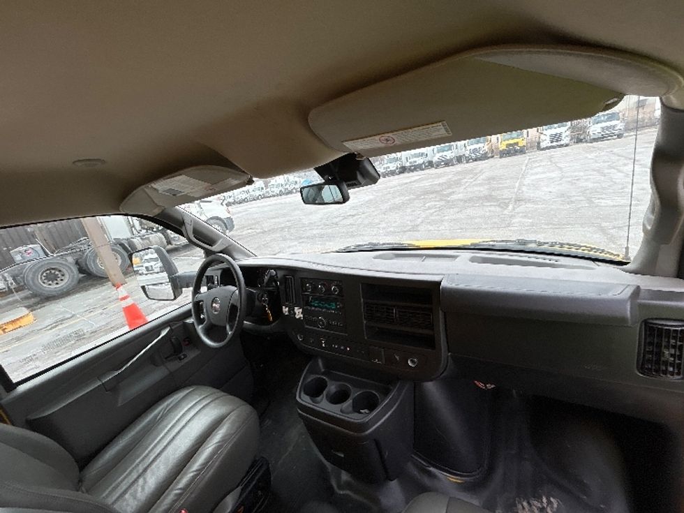 Light Duty Box Truck-Light and Medium Duty Trucks-GMC-2021-Savana G33903-Omaha-NE-108,777\n\t\tmiles-$ 25,250 - Image 20