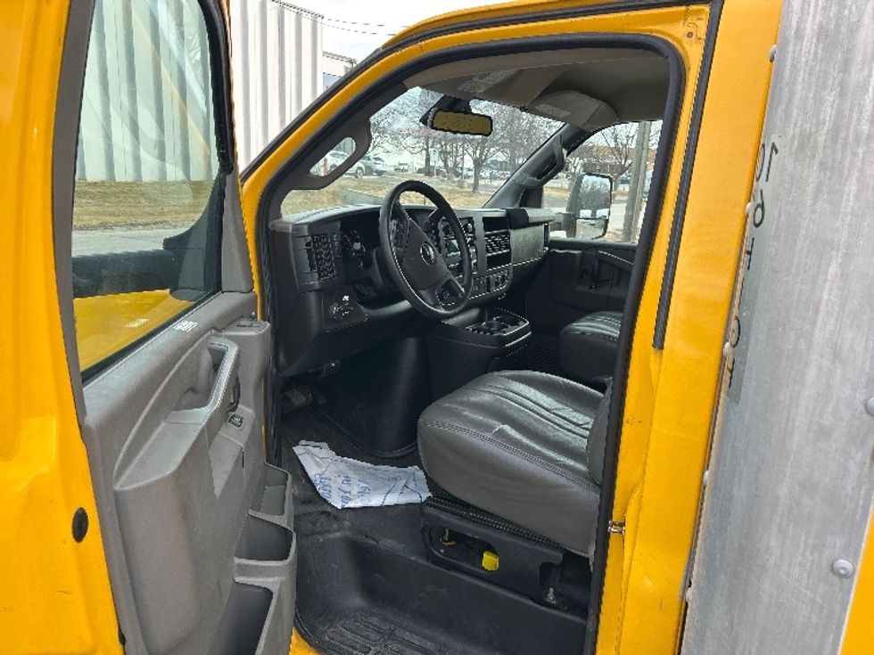 Light Duty Box Truck-Light and Medium Duty Trucks-GMC-2021-Savana G33903-Omaha-NE-109,399\n\t\tmiles-$ 25,250 - Image 15