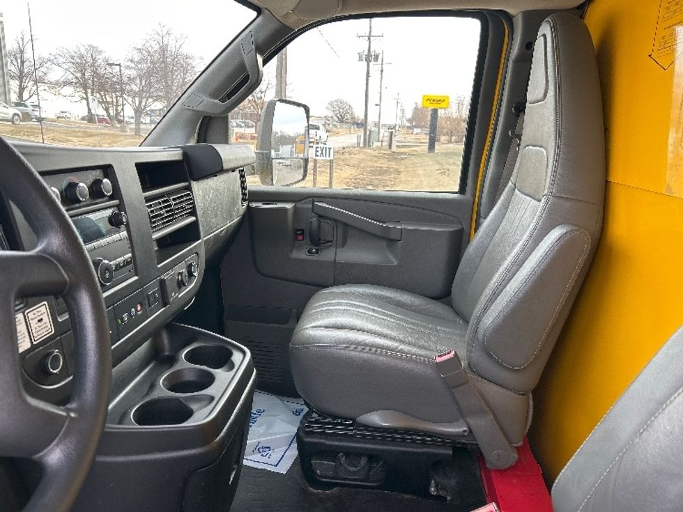 Light Duty Box Truck-Light and Medium Duty Trucks-GMC-2021-Savana G33903-Omaha-NE-109,399\n\t\tmiles-$ 25,250 - Image 18