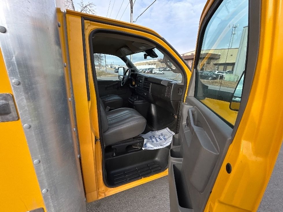 Light Duty Box Truck-Light and Medium Duty Trucks-GMC-2021-Savana G33903-Omaha-NE-109,399\n\t\tmiles-$ 25,250 - Image 19