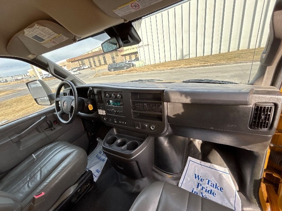 Light Duty Box Truck-Light and Medium Duty Trucks-GMC-2021-Savana G33903-Omaha-NE-109,399\n\t\tmiles-$ 25,250 - Image 20