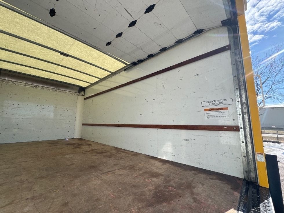 Light Duty Box Truck-Light and Medium Duty Trucks-GMC-2021-Savana G33903-Omaha-NE-122,172\n\t\tmiles-$ 23,750 - Image 12