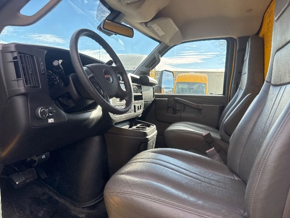 Light Duty Box Truck-Light and Medium Duty Trucks-GMC-2021-Savana G33903-Omaha-NE-122,172\n\t\tmiles-$ 23,750 - Image 16