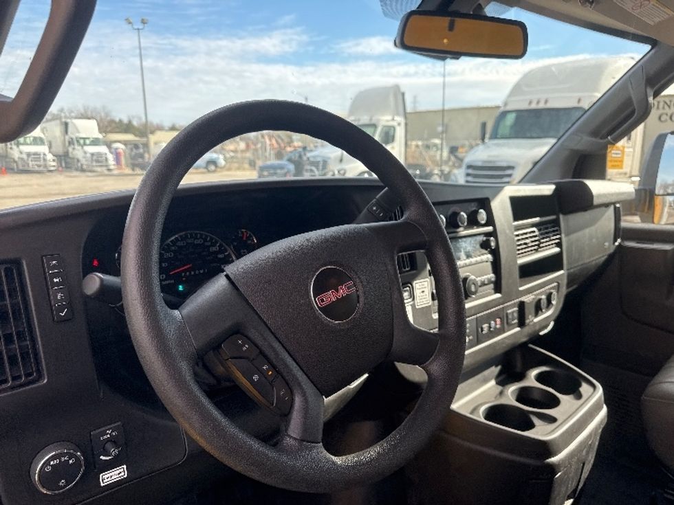 Light Duty Box Truck-Light and Medium Duty Trucks-GMC-2021-Savana G33903-Omaha-NE-122,172\n\t\tmiles-$ 23,750 - Image 17